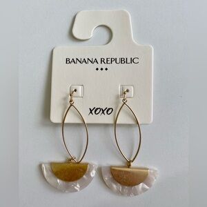 Banana Republic Luna Earrings Mother of Pearl